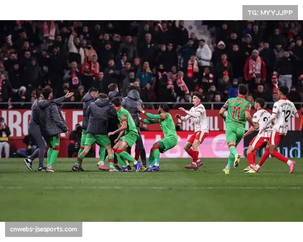 勒沃库森发布赛前训练图，全员健康备战与莱比锡关键战